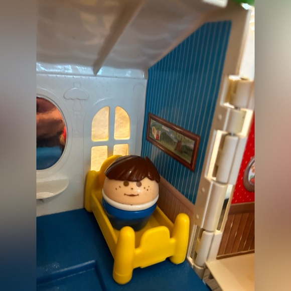 COPY - Vintage 80’s Little Tikes house with 5 little people - Picture 10 of 15